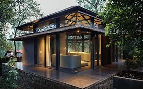 Saffronstays The Glasshouse - Romantic Panchgani Villa With Panoramic Views & Cozy Comfort
